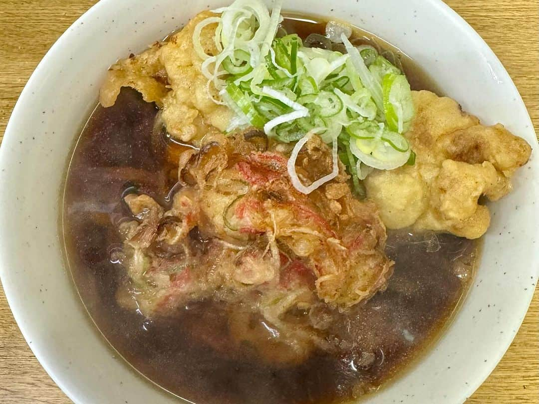 賀集利樹さんのインスタグラム写真 - (賀集利樹Instagram)「#立ち食いそば   #一由そば  #かき揚げb  #新とり天」10月28日 14時02分 - toshiki.kashu