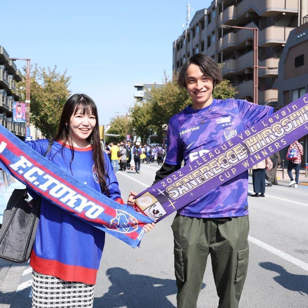 FC東京オフィシャルグッズさんのインスタグラム写真 - (FC東京オフィシャルグッズInstagram)「🔵🔴 🤝☺️🧸🔵🔴 @fctokyoofficial  #FC東京 #サンフレッチェ広島 #fctokyo #tokyo」10月28日 14時12分 - fctokyoofficial