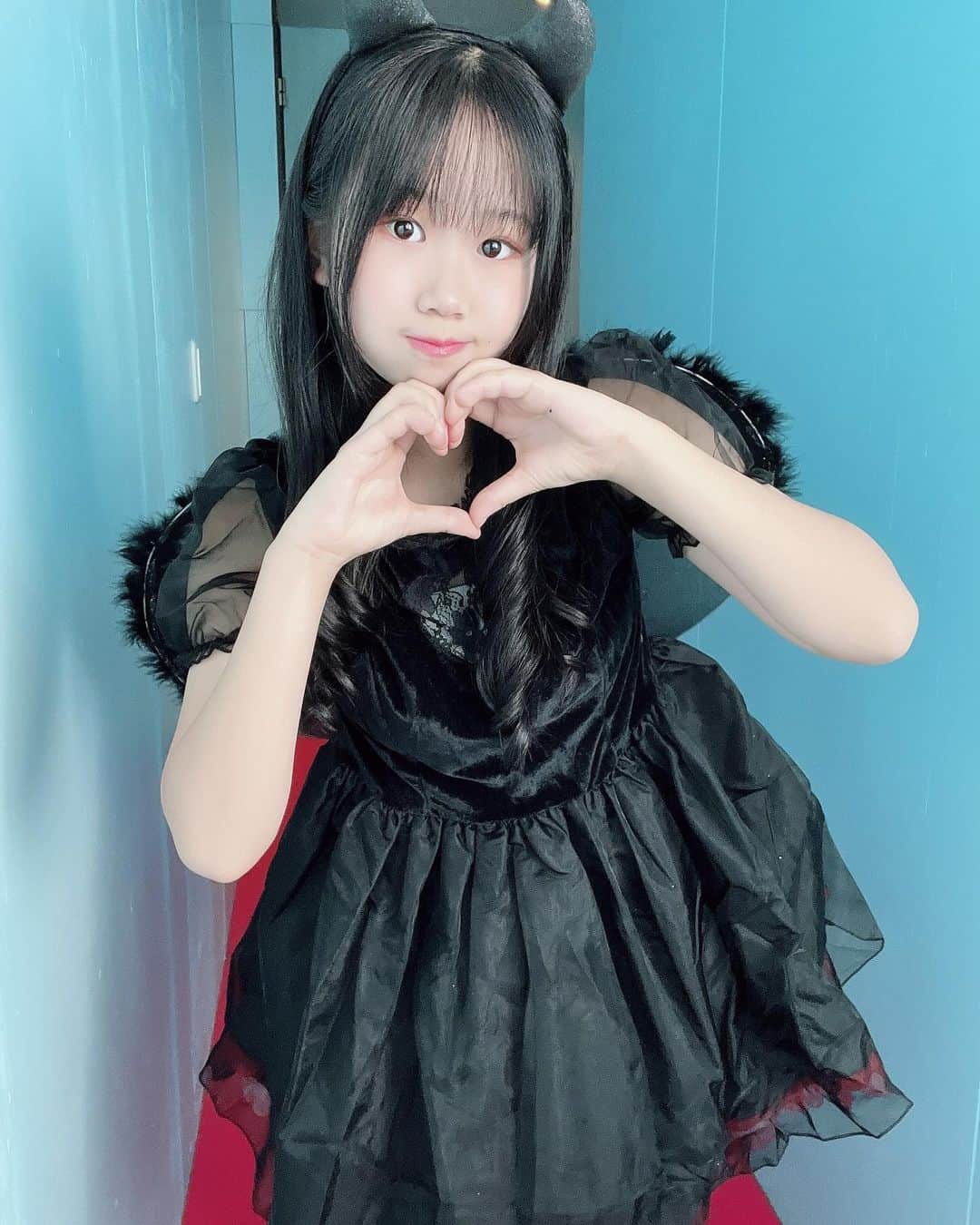 のインスタグラム：「😈🖤 .  .  .  .  .  .  . #アイドル#おーえすけー#松永あいか#中学生#可愛い#大須#09#14歳#いいねしてほしい#中2#拡散希望#jc#推して#黄緑色担当#大須商店街」
