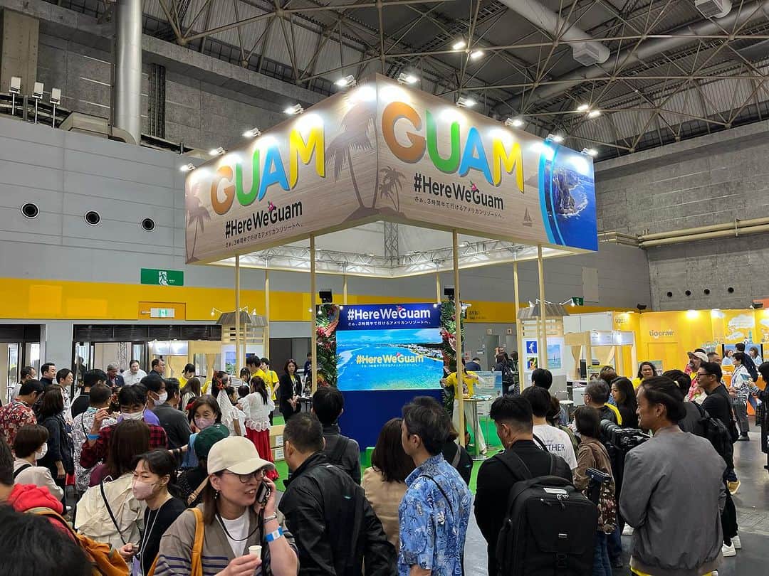 グアム政府観光局のインスタグラム：「ツーリズムEXPO2023 １日目の様子です！🥳 ブースではチャモロダンスショー、素敵なプレゼントが当たるじゃんけん大会、グアム政府観光局公式マスコットのキカちゃんとの撮影会などイベント盛り沢山!! ツーリズムEXPOにお越しの皆様ぜひグアムブースにお立ち寄り下さい！  #hereweguam #guam #tourismexpo2023」