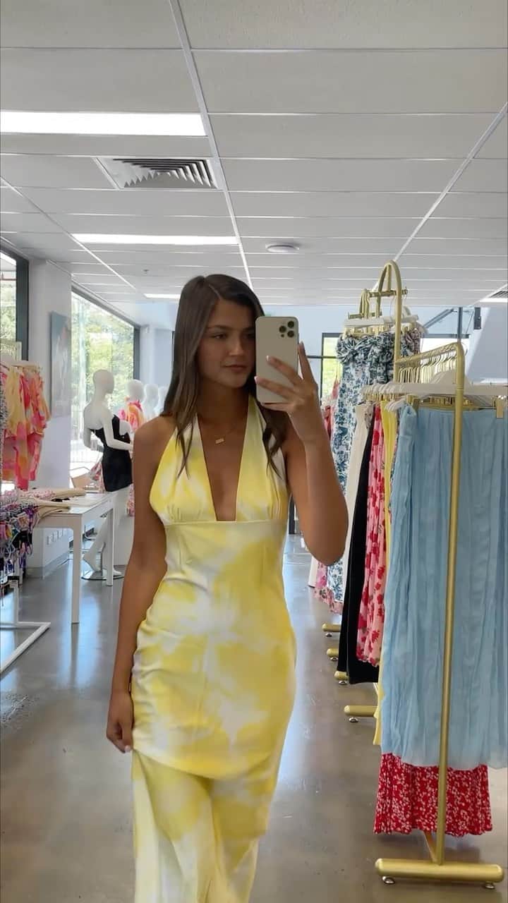 Beginning Boutiqueのインスタグラム：「Our gorgeous Junior Designer walks us through our latest collection of vacation styles, Club Tropicana 🌴✨」