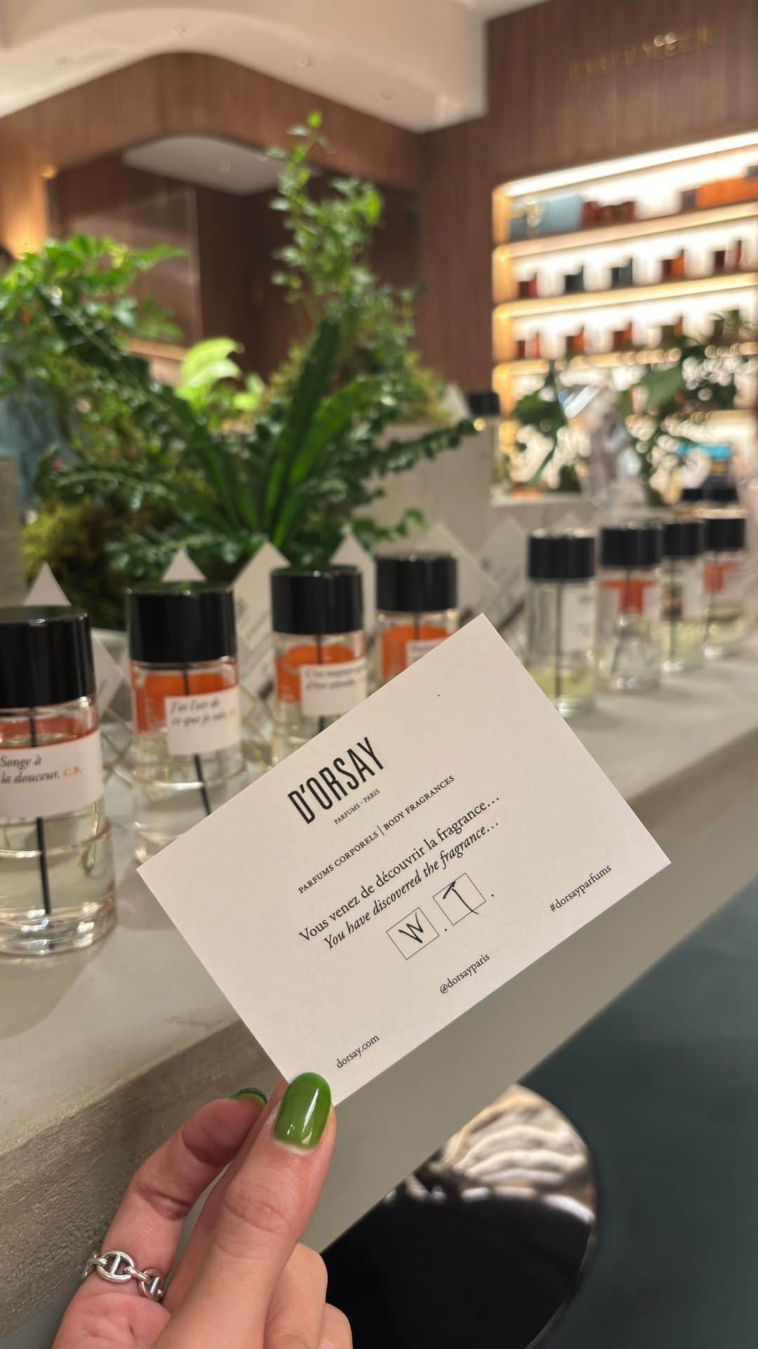のインスタグラム：「@dorsayparis @dorsay.japan #dorsayparfums #PR Congratulations 3rd Anniversary🪅」