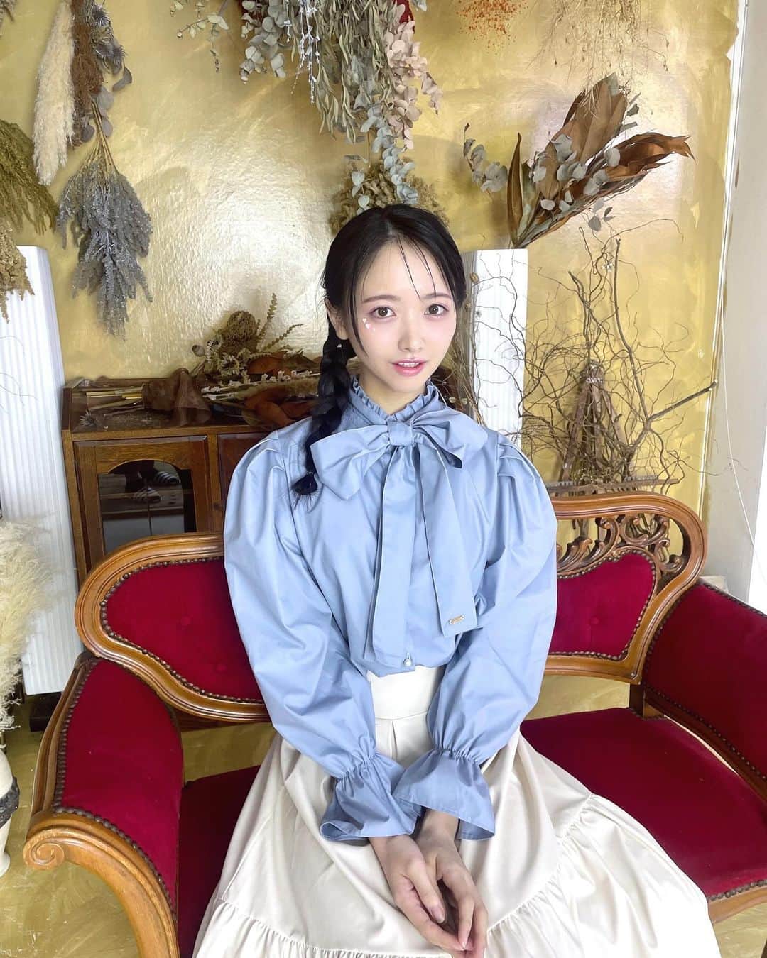 石田千穂のインスタグラム：「． 発売中のIDOLFILE Vol.31 French Girly 素敵に撮影していただきました ハートのシールにときめきました ぜひ誌面でチェックしてください☺︎」