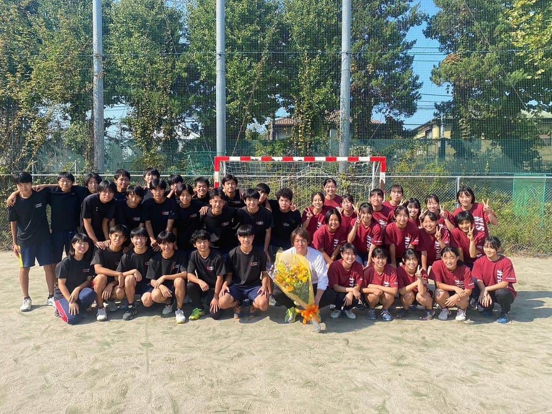 宮崎大輔さんのインスタグラム写真 - (宮崎大輔Instagram)「笑顔と学びの体験活動 プロジェクト❗️ 東京都立西高等学校の皆さん 今日はありがとうございました。 また練習行きます‼️  #ハンドボール #handball  #アースフレンズbm #体験 #笑顔と学び」10月28日 15時12分 - daisuke7_official