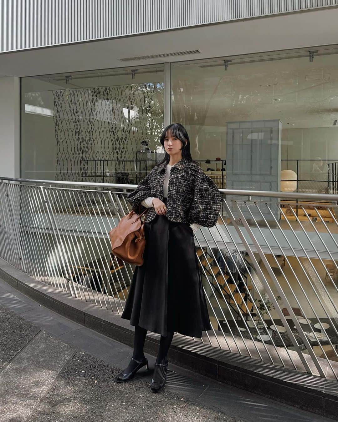 松本恵奈のインスタグラム：「少し前のコーディネートと色々です○ 最近ヘビロテしているtweed jkに最近買った HIGH WAIST CIRCULAR SKを合わせました。 靴下やタイツ合わせが気分なので 少し丈の短いSKが欲しくて買いました♡ この日はシースルーソックスにサンダル合わせで いつもより少し甘めスタイルです。 tweed jkはカジュアルやモードはもちろん、 甘めなスタイルにも使いやすいので是非checkしてみてね♡ どちらも今の時期、とても大活躍のアイテムです○  きゅうりサンドウィッチ、初めで食べたけど なかなか美味しかったです🥒  #clane #私服」