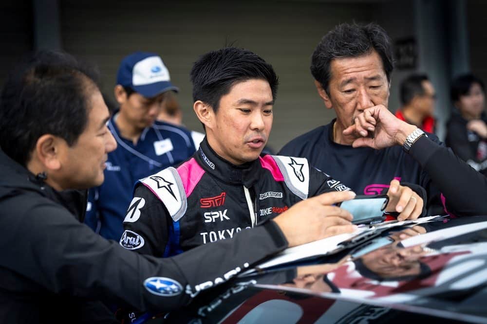 のインスタグラム：「予選8番手でした‼️僕は望んでいた結果にできませんでしたが、、チームとしては、りんたろうが頑張ってくれて予選3番手！！明日は、3位と8位から最後まで諦めずに頑張ります👌 @tokyo_subaru.official  @chibasubaru」