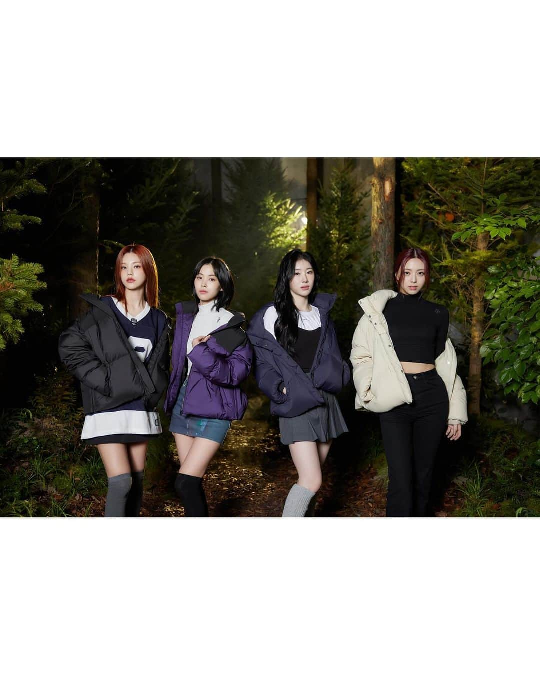 ITZYのインスタグラム：「저희 ITZY도 50주년을 맞은 #코오롱스포츠 의 <EVERGREEN ENERGY> 전시에 다녀왔습니다! 자연과의 공존에 대한 가치를 알게되는 의미있는 시간이었습니다✨️  #광고 #코오롱스포츠50주년 #EVERGREENENERGY」