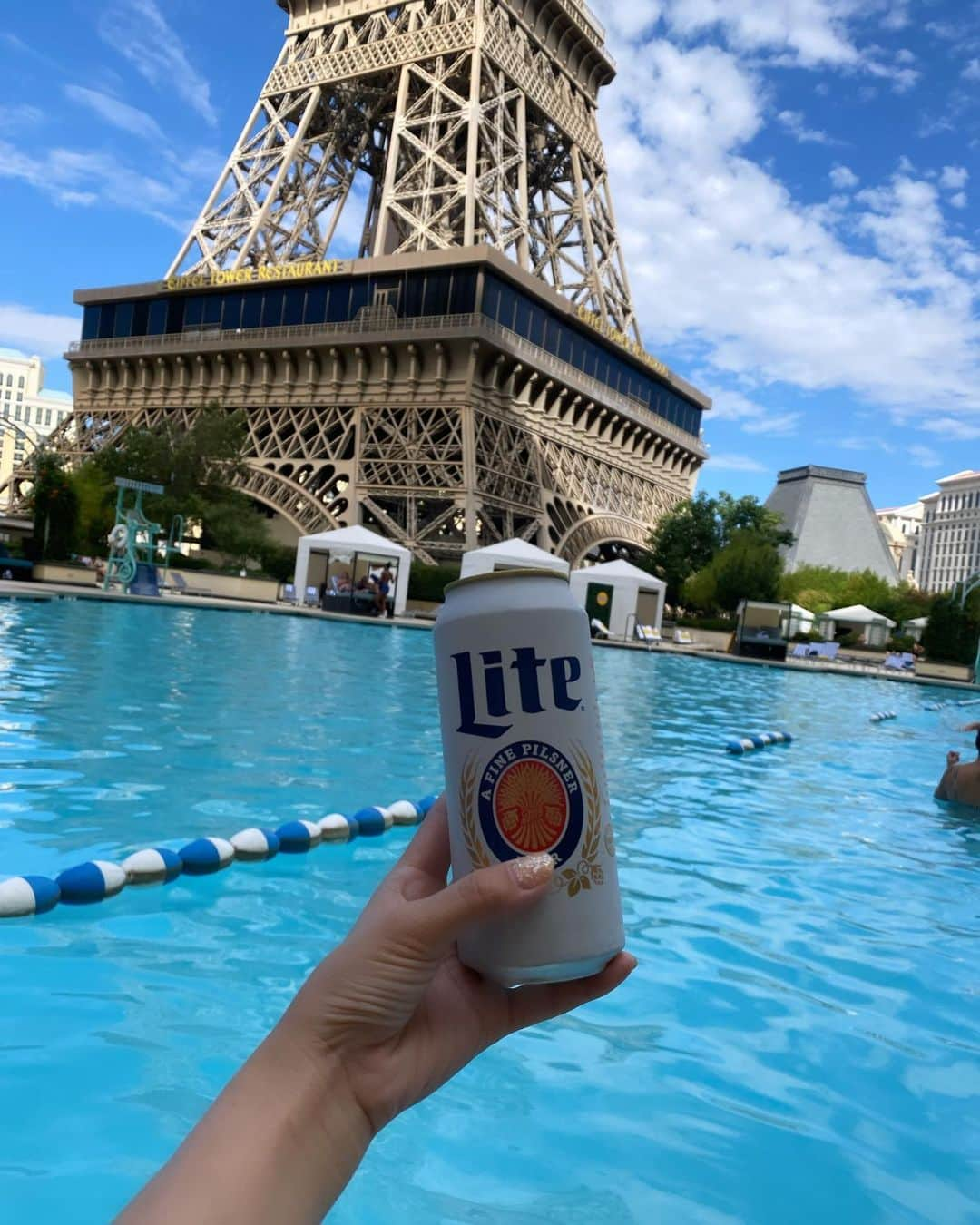 福見真紀さんのインスタグラム写真 - (福見真紀Instagram)「最後はラスベガス🇺🇸 昼はビール飲みながらプール入って夜は美味しいご飯食べてカジノしてまたお酒飲んで…最高すぎる🥰 次はいつ行けるかな🥹🥹」10月28日 16時20分 - mak1ch1