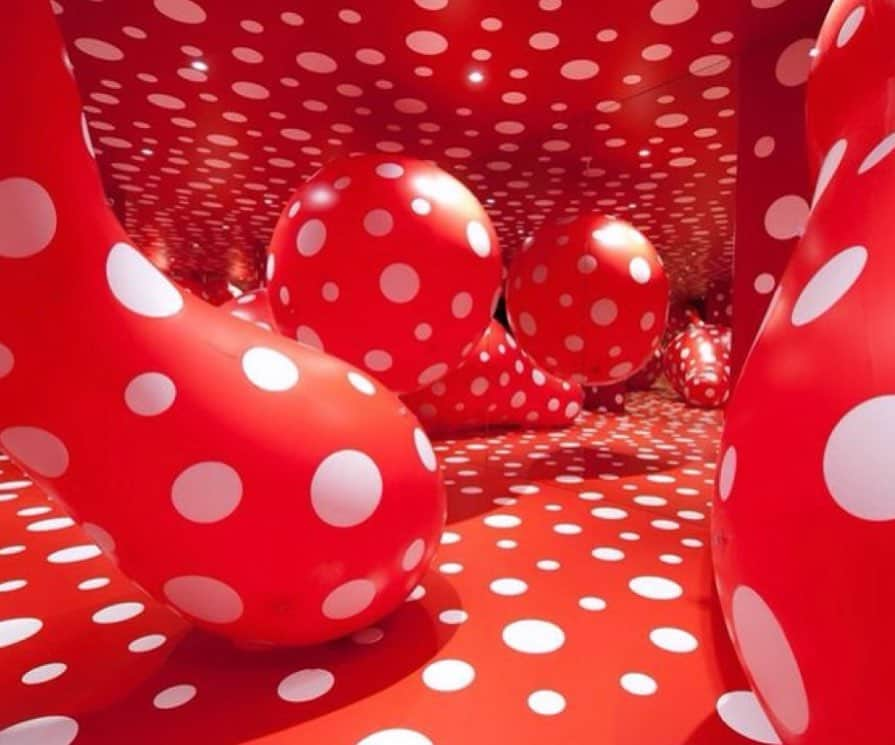 miniさんのインスタグラム写真 - (miniInstagram)「🔴⚪️🔴⚪️🔴⚪️🔴 #yayoikusama #草間弥生 #dot #ドット」10月28日 16時34分 - mini.stagram