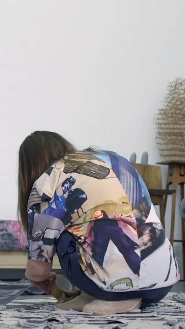 テート・ギャラリーのインスタグラム：「We visited Polish artist Goshka Macuga in her London studio. 📽️   Macuga creates carefully staged mixed-media installations, building sculptural environments with unlikely displays of other artists’ work alongside collections of objects – books, souvenirs, scraps, artefacts and curios – blurring the roles of artist, curator and collector.」