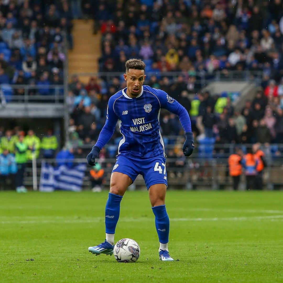 カラム・ロビンソンさんのインスタグラム写真 - (カラム・ロビンソンInstagram)「Enjoyable Saturday afternoon getting the W on derby day 😁💙 #CardiffCity」10月29日 2時30分 - callumrobinson7