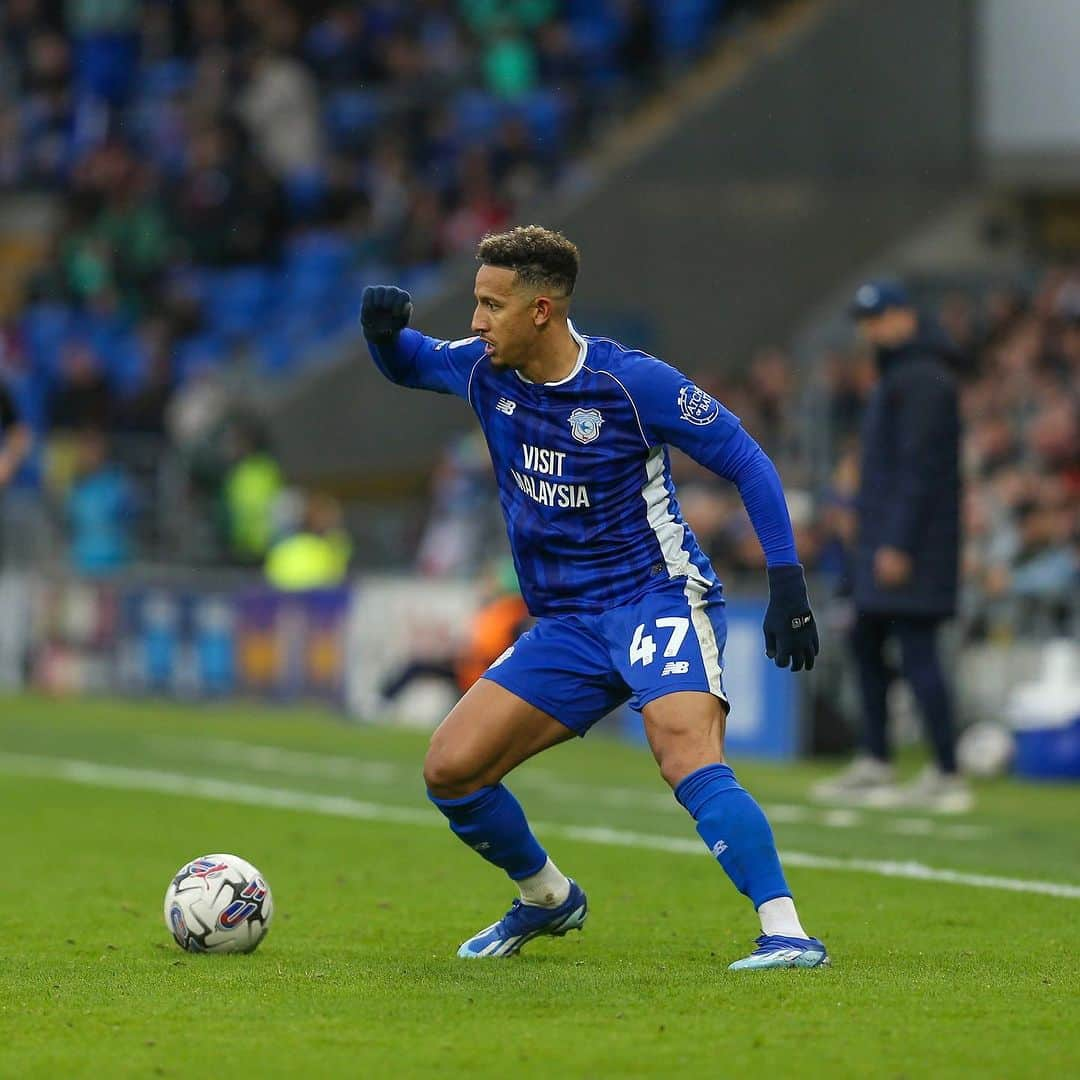 カラム・ロビンソンさんのインスタグラム写真 - (カラム・ロビンソンInstagram)「Enjoyable Saturday afternoon getting the W on derby day 😁💙 #CardiffCity」10月29日 2時30分 - callumrobinson7