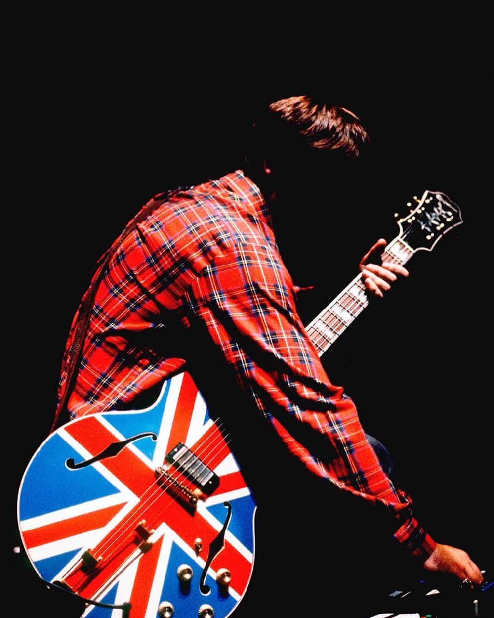 ノエル・ギャラガーのインスタグラム：「Birmingham NEC, July 1996 🎸 📸: Jill Furmanovsky / @rockarchive」