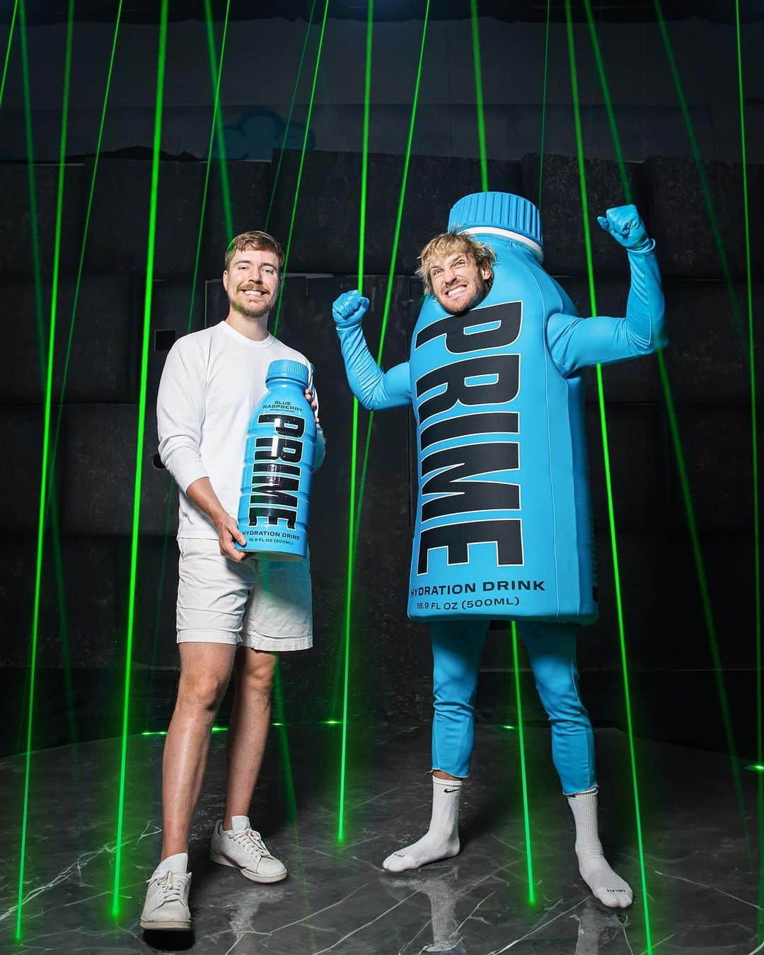 ローガン・ポールのインスタグラム：「PRIME in @mrbeast new video 👀」