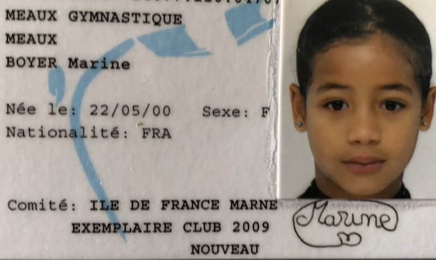 マリーヌ・ボワイエのインスタグラム：「Depuis ma première licence à @meauxgymnastiqueteam à l’âge de 9 ans j’ai toujours rêvée d’être une championne comme toutes les petites filles de cet âge la. 14 ans plus tard j’ai pu réaliser pleins de choses dans ma vie d’athlète et dans ma vie de femme.  Merci de suivre mes aventures à travers mon Instagram grace à vous on est 70K !!! ♥️」