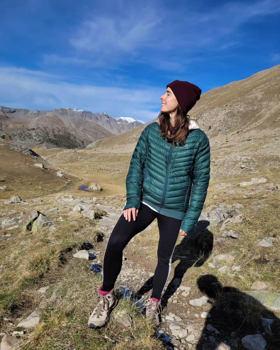 アリーゼ・コルネさんのインスタグラム写真 - (アリーゼ・コルネInstagram)「Ne jamais perdre des yeux l'essentiel ⛰️🌱🍁🌳🍂🌍  Mercantour mon amour 💚 L'une des plus belles randonnées qu'il m'ait été donné de faire 🙏 #mercilavie」10月29日 3時16分 - alizecornet