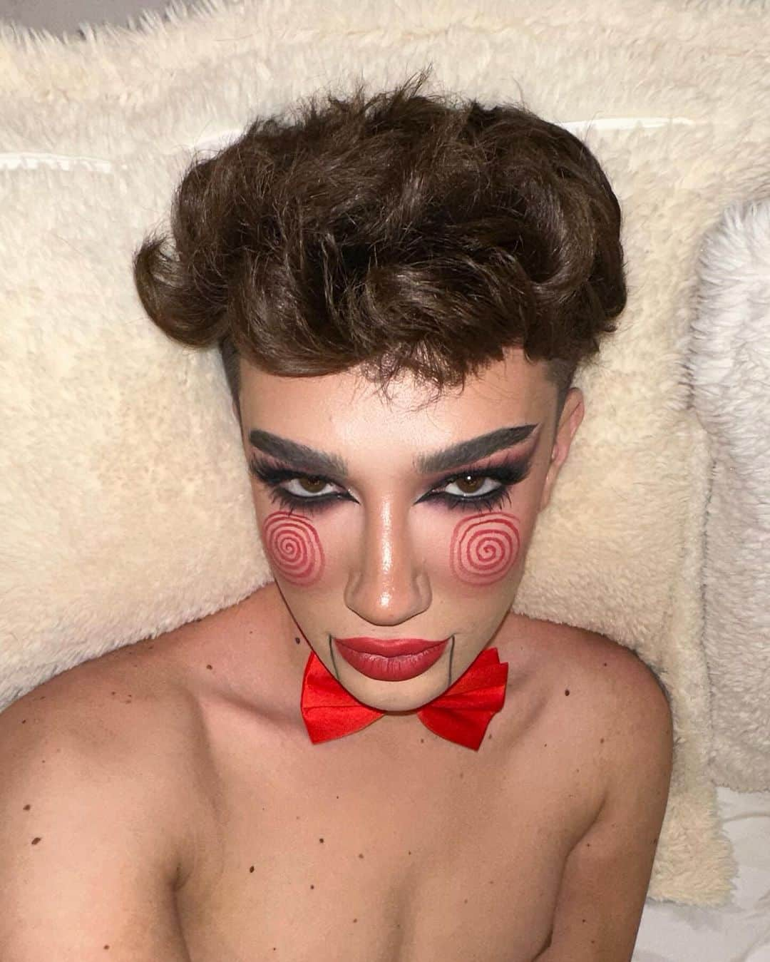 ジェームス・チャールズさんのインスタグラム写真 - (ジェームス・チャールズInstagram)「Wanna play a game?」10月29日 3時26分 - jamescharles