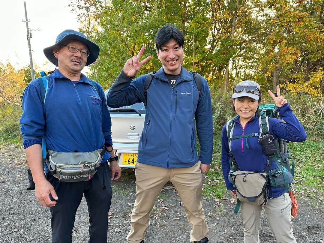 新垣勇人さんのインスタグラム写真 - (新垣勇人Instagram)「ファイターズやま部！ 無事、登山に成功しました！ 苦しい登り、山頂の絶景、帰りの哀愁をみなさんと共有することが出来て、とても楽しい時間でした✨  #ファイターズやま部 #登頂 #てっぺん #有珠山 #活火山 #敏腕ガイド」10月28日 18時45分 - hayato.arakaki28