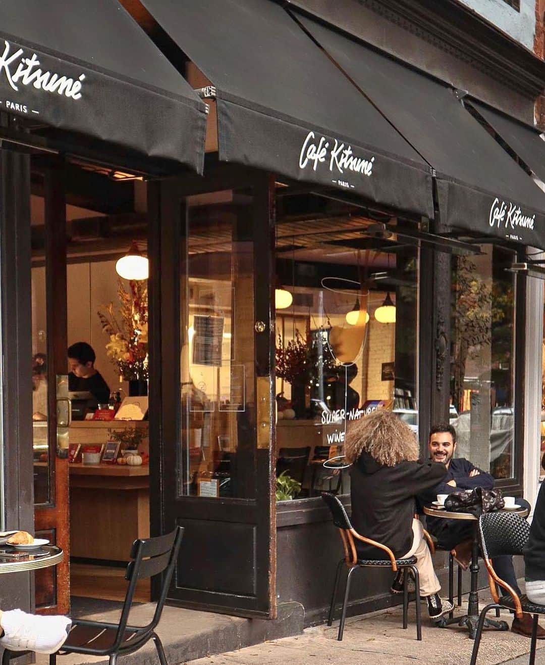 のインスタグラム：「#CafeKitsuneWestVillage : where every sip is a taste of New York's charm ☕🗽 - 👉 Café Kitsuné New York⁠⁠ West Village Café-Bar⁠ ⁠550 Hudson Street, New York, NY 10014⁠⁠ Sunday-Thursday 8am-8pm Friday-Saturday 8am-9pm」