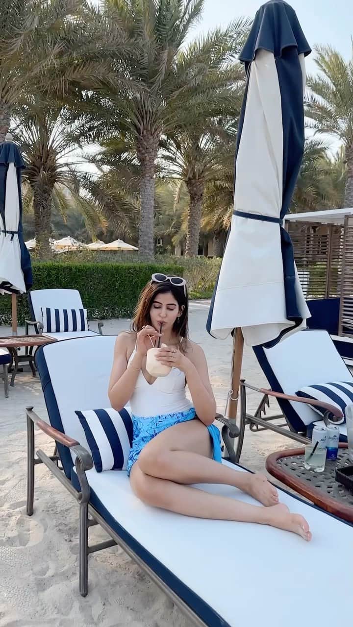Sakshi Malikのインスタグラム：「Discover the perfect beach vacation companion: the Venus Bikini Sensitive. This must-have gem is specifically designed to cater to your intimate hair needs. It has an irritation defense bar that  helps protect skin against irritation and skin guard design provides an extra layer of protection. The best part is that it’s derma tested.   Just apply soap, glide, and moisturize for irresistibly smooth skin.  Grab your Venus Bikini Sensitive now on Nykaa or Amazon, and get ready to indulge in the ultimate beach escape!  #VenusSmoothSkin #Smoothness #PainFreeSmoothness #Skincare #HaireRemoval #BikiniHair #BikiniHairRemoval #hairremovaltips」