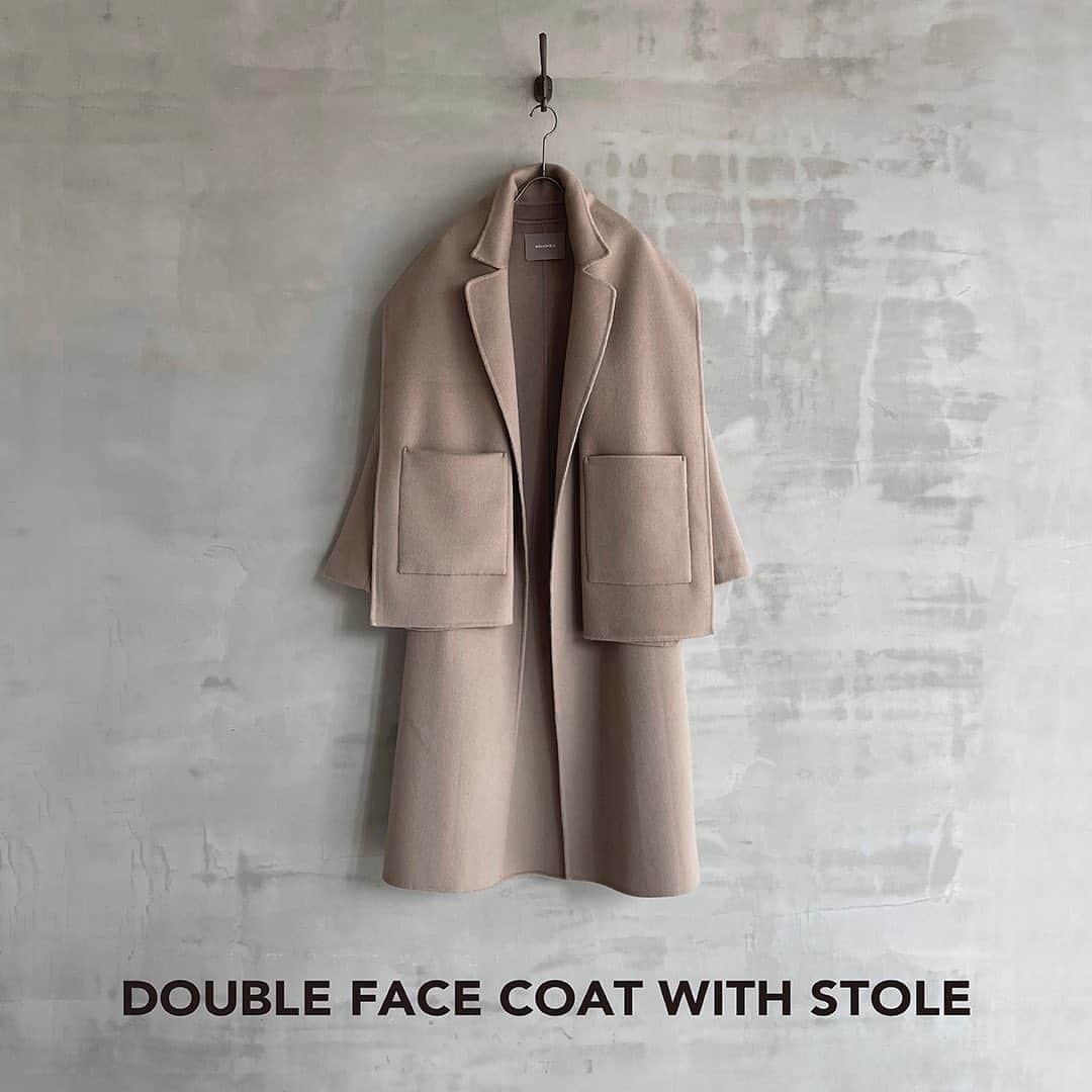エリオポールのインスタグラム：「2023 Winter Collection  DOUBLE FACE COAT WITH STOLE  79.200yen / HÉLIOPÔLE   Ref: 23003064021HN Color: Ivory. Greige Size: 36. 38  下記店舗にてお電話での通販を承っております。  HELIOPOLE代官山店  03 3770 6438  HELIOPOLE 札幌店  011 209 5455  @heliopole_official #HELIOPOLE  #エリオポール」