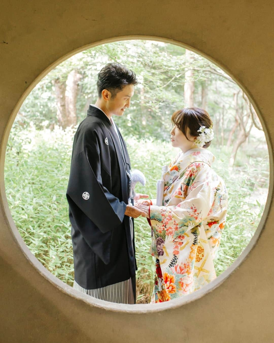 オードヴィーウェディング【名古屋・結婚式場】 さんのインスタグラム写真 - (オードヴィーウェディング【名古屋・結婚式場】 Instagram)「/ location photo パーティーではカラードレスにお色直ししたい！ そんなおふたりにオススメなのが和装での前撮りです  名古屋市内にはレトロなスポットがたくさん おしゃれな前撮りをトータルプロデュースいたします  ┈┈┈┈┈┈┈┈┈┈┈┈┈┈┈┈┈  これから結婚式を挙げる花嫁さまへ 準備が楽しくなるウェディング情報発信中  おいしいもおしゃれも全部叶える 名古屋のおしゃれなレストランwedding オードヴィーウェディング  会場をくわしく見るならプロフィール ＠eaudevie_wedding.edv の𝐔𝐑𝐋をタップ  ┈┈┈┈┈┈┈┈┈┈┈┈┈┈┈┈┈ #オードヴィーウェディング #オードヴィー花嫁 #weddingdress #愛知式場 #レストランウェディング #名古屋のおいしいウェディング #愛知式場 #憧れの式場 #前撮り  #和装花嫁  #和装前撮り  #ロケーション撮影  #前撮り和装」10月28日 19時02分 - eaudevie_wedding.edv