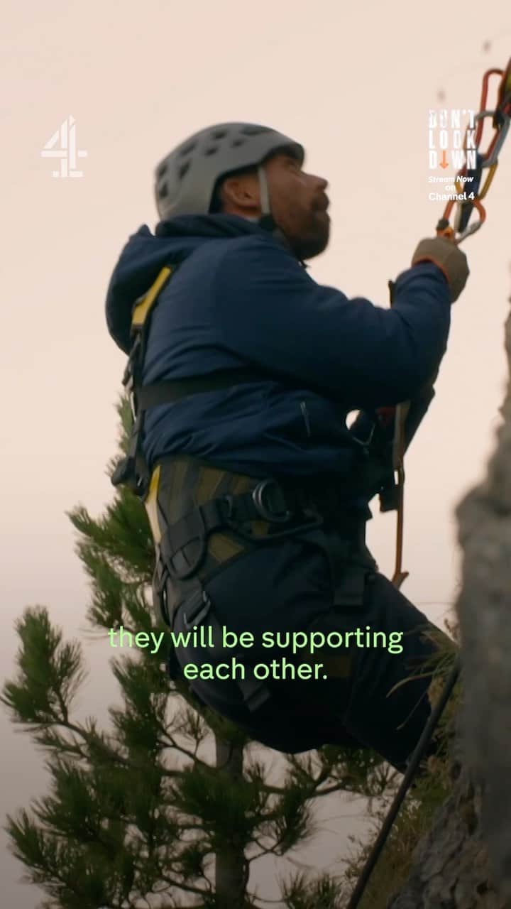 アントン・ファーディナンドのインスタグラム：「Camp on the side of a cliff they said!!!! Episode 3 of DONT LOOK DOWN Watch on @channel4 catch up to see the out come and remember this is all for #standup2canceruk 🧡@su2cuk @chrishughesofficial @gkbarry_ @davidginolaofficial @fire_high_wire」