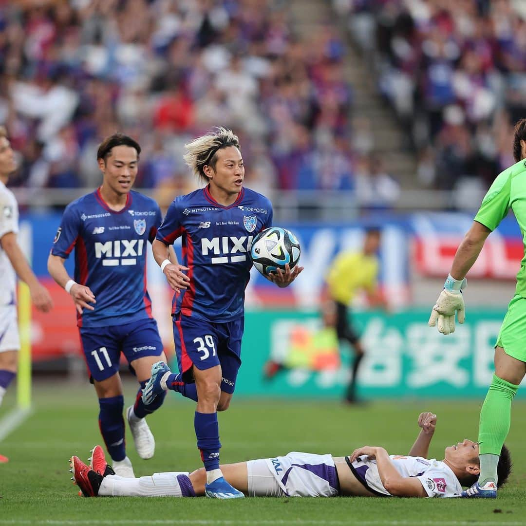 FC東京オフィシャルグッズさんのインスタグラム写真 - (FC東京オフィシャルグッズInstagram)「🔵🔴 𝙁𝙐𝙇𝙇 𝙏𝙄𝙈𝙀 #25thTeddyBearDay  2023明治安田生命J1リーグ第31節 #FC東京 1-2 #サンフレッチェ広島  同点に追いつくも、勝ち越され敗戦。  ホーム味スタ、大きなサポートをありがうございました。  @fctokyoofficial  #25thAnnivFCT #FC東京 #fctokyo #tokyo」10月28日 19時09分 - fctokyoofficial