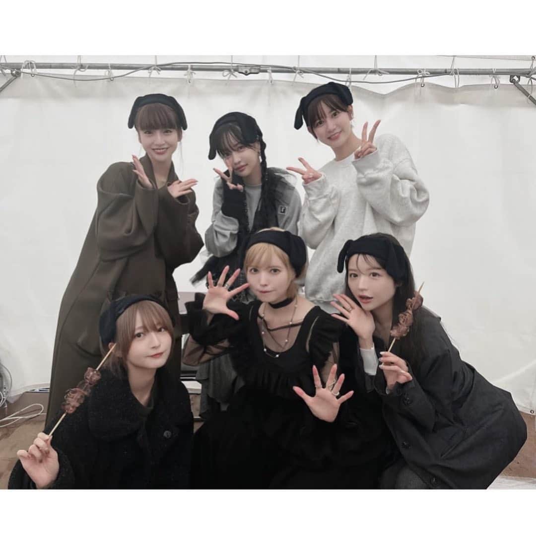 荻野由佳のインスタグラム：「燕三条ジャパンフェス 天候により中止となってしまいましたが 美味しい食べ物を沢山食べたり お話したり とても楽しい時間を過ごすことが出来ました！  会場に来てくださった方 ありがとうございます！( ‎т  т ) 風邪を引かないようにしてください！😭  スタッフの皆さんも本当にありがとうございました！  つばささん、ゆきりぬちゃん、りさちゃん、みらいちゃん、こばしりちゃん、ありがとうございました🫶」