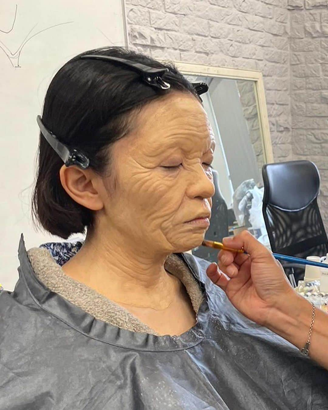 Amazing JIROさんのインスタグラム写真 - (Amazing JIROInstagram)「Did a makeup demonstration at my makeup school, @amazing.school.jur !  This time, I used foam rubber appliances and not silicon pieces.   #amazing_jiro #amazingschooljur #facepaint #bodypaint #sfxmakeup #sfx #specialeffectsmakeup #specialeffects #fxmakeup #prostheticmakeup #prosthetics #makeup #oldagemakeup #makeuptutorial #makeuptechniques #makeupschool #mua #フェイスペイント #ボディペイント #特殊メイク #老人メイク #おばあちゃん #メイク #メイクレッスン #メイク講座 #メイクテク #メイクアップ #メイク学校 #メイクアップアーティスト #自由廊」10月28日 19時24分 - amazing_jiro