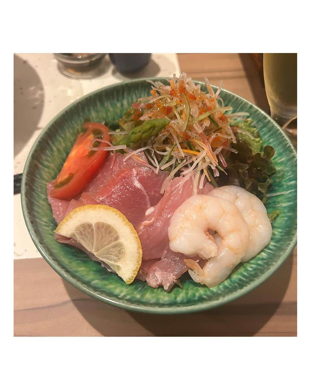 吉田麻衣子さんのインスタグラム写真 - (吉田麻衣子Instagram)「池袋にある　えび尽くしのお店🦐🧡 シュリンプダイニング『えび庵』さんに行ってきました✨ @shrimp_diningebian   こちらは　池袋に６月にopenしたばかりの新しいお店✨🦐  ぷりぷり生エビちゃんが大好きな私ですが、生エビだけでなく、揚げエビや、炒めエビ、パスタなど　あらゆるエビ料理を提供してくださるお店✨  今回いただいたのは エビ尽くし特別コース❗️  前菜　カクテルシュリンプ お造り　海老のお造りの盛り合わせ サラダ　海老と生ハムのサラダ 揚げ物　海老のタガイフ巻き&太めなエビフライ 焼き物　ガーリックシュリンプ お食事　海老香る塩まぜそば  どれも素材の美味しさが活かされてて美味しかった〜😍 特に　海老のタガイフ巻きは　新食感！！ バリバリの衣に包まれた海老が美味しかったなー💕  海老って　お家よりお外で食べる機会の方が多いと思うし、ここまで沢山の種類の海老料理が楽しめるなんて　海老好きにはたまらないよね💕 是非　行ってみてね🥰 駅近で行きやすさも魅力✨  東京都豊島区西池袋１-２９-７池袋大野ビル １F 池袋駅から徒歩2分！  #PR #シュリンプダイニングえび庵 #えび庵 #海老 #シュリンプ #海老 #池袋 #池袋グルメ #instagood  #instafood #instafollow  #instalike #instahappy  #shrimp」10月28日 19時27分 - maiko.yoshida