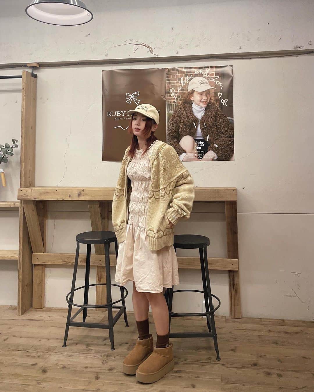 のインスタグラム：「ʀᴜʙʏ ᴀɴᴅ ʏᴏᴜ ᴘᴏᴘ ᴜᴘ sʜᴏᴘ ɪɴ ᴛᴏᴋʏᴏ ᴅᴀʏ 2 🍪 ❆｡⋆*.ﾟ  ••ᴏᴜᴛғɪᴛ•• ノルディックニットジップブルゾン / BEIGE マムルークシャーリングコットンワンピース / MILKTEA ベアソックス / CHOCOLATE CREAM BRULEEキャップ / MILKTEA  @ruby_and_you  #rubyandyou」