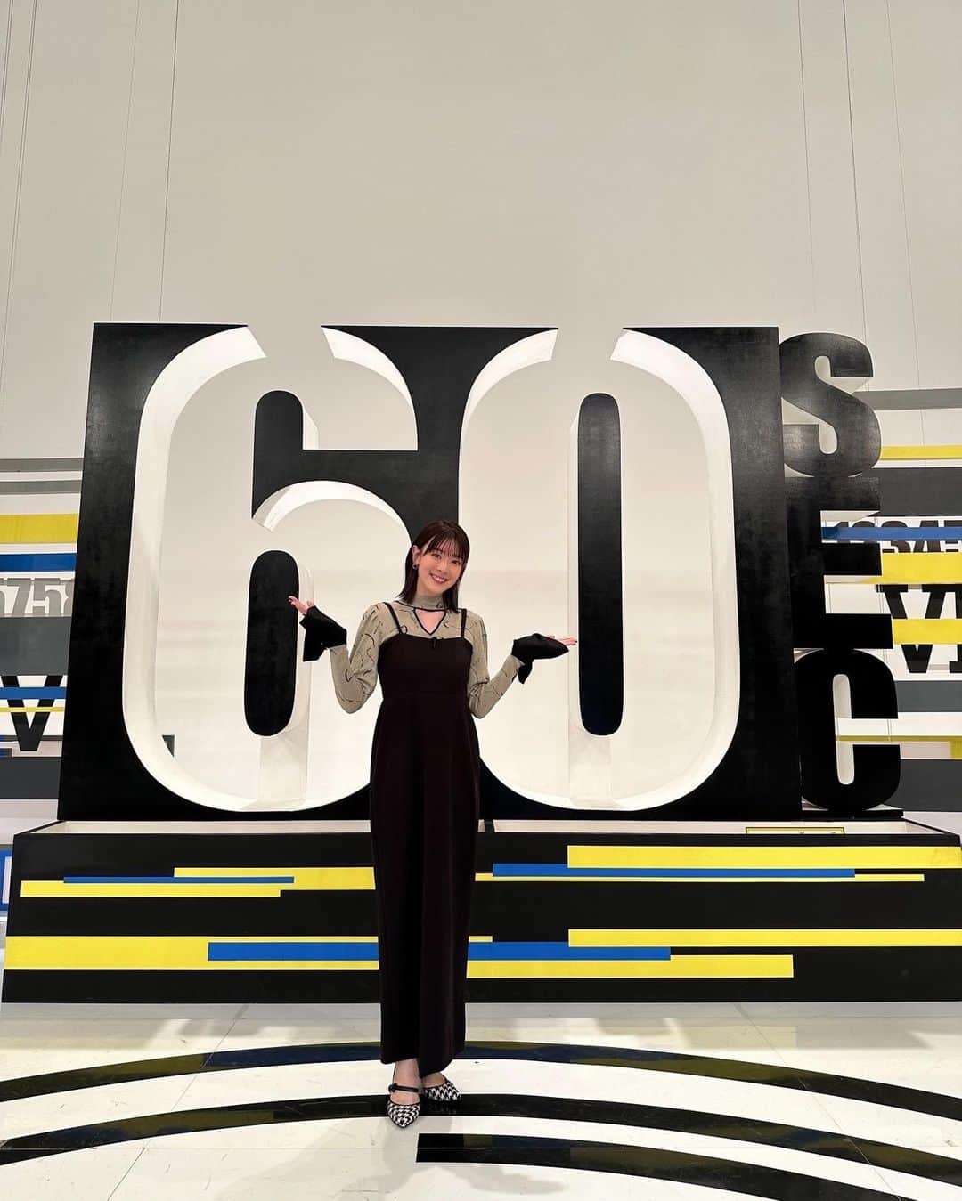 水上京香さんのインスタグラム写真 - (水上京香Instagram)「⁡ 11月1日(水) 21:00〜テレビ東京系列にて放送される 「日経スペシャル　60秒で学べるNews」に出演します🪄 ⁡ 本当に勉強になる1時間🕰️ お久しぶりの山中崇さんと、ご一緒できて嬉しかったです🥹✨ 皆様、是非ご覧ください〜！！  最初の3枚の写真、収録前で緊張してる🫨笑  Hair&Make @midori_hm  Styling @shizu_nishikawa  📷 by マネージャー K氏」10月28日 19時33分 - kyokaminakami_official