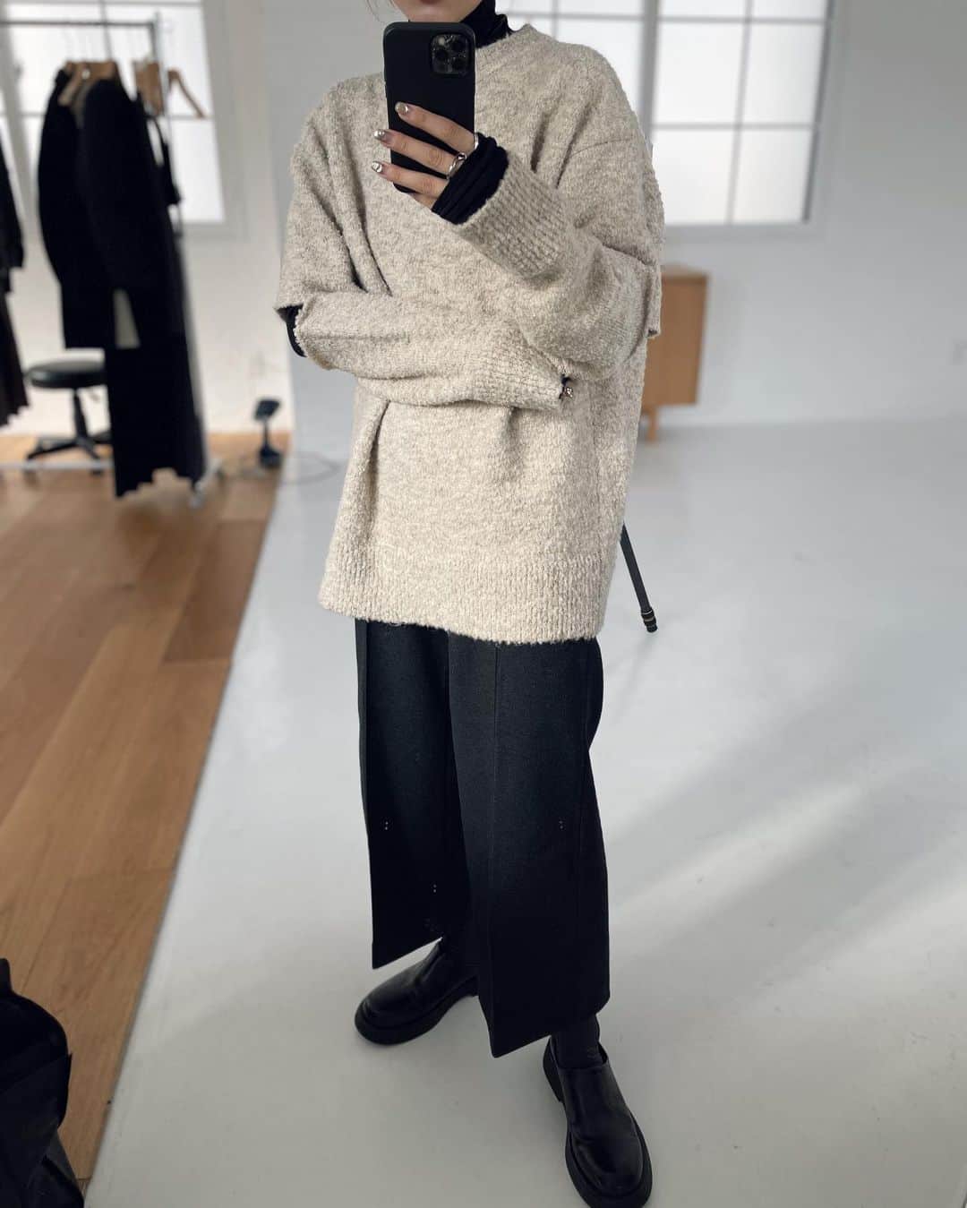 かんだまのインスタグラム：「昨日YouTubeにupした @uniqlo_jp × @style_mixer の着回し10コーデ✔️私物のユニクロシーに合わせて、スタミキでコーデを組んでみたのよ。その中でもお気に入りコーデたちをどーん☺︎  うん、ユニクロシーにはスタミキ合わせがぴったりですな😮‍💨もちろんマルゥ @marw_unitedarrows_official でもあうけど☺︎笑  スタミキチーム毎度ご協力ありがとうございますー！またお願いしますー！！  #stylemixer #uniqlo #uniqloc #ユニクロ購入品 #ユニクロコーデ #秋コーデ #着回しコーデ」