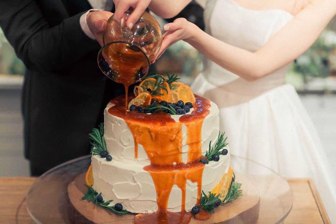 BARN&FOREST148さんのインスタグラム写真 - (BARN&FOREST148Instagram)「#100年後も語り継がれる結婚式 ・ ・  Color drip cake…*  ブライダルフェアのご予約やお問合せは InstagramのDMでも承っております*  #カラードリップケーキ #ウエディングケーキ #ウエディングケーキデザイン #フルーツケーキ #千葉花嫁 #ナチュラルウエディング #バーンアンドフォレスト148 #148cafe #ガーデンウエディング #barnandforest148 #卒花嫁 #プレ花嫁 #千葉結婚式 #バーンウエディング #barnwedding #weddingcakedesign #ラスティックウエディング #バーンアンドフォレスト #ガーデン挙式 #weddingcake #ケーキ #148花嫁 #流山おおたかの森 #千葉結婚式場 #結婚式場 #weddingcakesideas」10月28日 20時00分 - barn_and_forest148