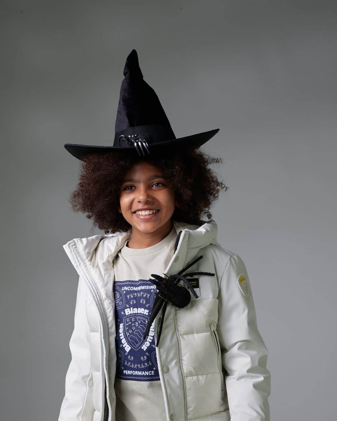 ブラウアーさんのインスタグラム写真 - (ブラウアーInstagram)「Little enchanters, casting spells in style.  #BlauerUSA #FallWinter023 #KIDS #Halloween」10月28日 20時01分 - blauerusa