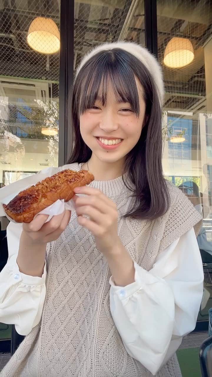 武上陽奈のインスタグラム：「アーモンドクロッカン‪🧡‬‪✨️  美味しすぎて笑っちゃってます笑  ほんとに美味しすぎたから、また食べたいなぁ🥰🥰  #アーモンドクロッカン#クロッカン#スタバ#スターバックス#Starbucks#美味しい#幸せ#Happy#delicious#宮下パーク#Shibuya#Tokyo#Japan#JapaneseGirl#16歳#16yearsold#スターダストプロモーション#スターダスト#JK#FJK#女子高生#武上陽奈」