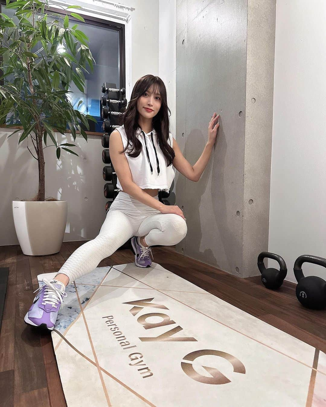 根岸愛さんのインスタグラム写真 - (根岸愛Instagram)「🤍🏋️🤍 . ジム行って来ました🥰 ウェアは白コーデでレンタル🤣💕✨ 今月はたっくさん食べた月だったので これから気合い入れて絞らなくては🥸 . @kayg_personalgym  @ayaumi.co.jp  . ##ケイジー #パーソナルジム新宿 #パーソナルトレーニング新宿 #パーソナルジム恵比寿 #パーソナルトレーニング恵比寿 #レンタルウェア #training」10月28日 20時08分 - negishiai927