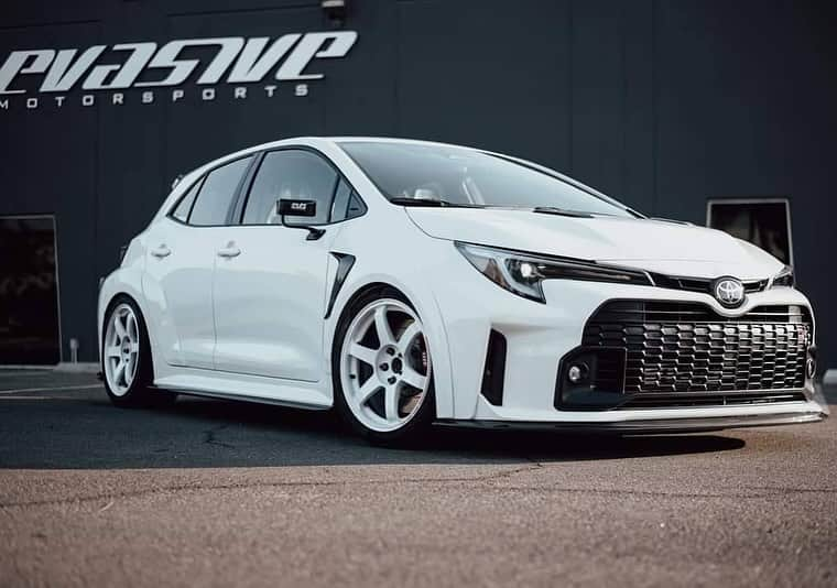 Spirits Artisanのインスタグラム：「Special Thanx for @duspeed @evasivemotorsports @evstuning for Exciting project build for SEMA2023!  GR Corolla installed Artisan spirits styling parts! Picture @moto_vated USA : @evasivemotorsports @butlertire Canada : @advanced_auto_salon @otto.auto.service China : @bond_china Hong kong : @nigeljdmparts Taiwan : #車庫小舗 Russia : @suv.project Kazakhstan : @spoiler.kz Indonesia : @premierautowerkz Philippine : @jworksunlimited @artisanspiritsph Singapore : @mwsautoworks Thailand : @prodriveshop India : @racetechindia Malaysia : @donloh2007 Bahrain : @kanooperformance Kuwait : @hamad_skyline UK : @streettracklife Australia : @import_monster @traum06996 @car_life_staff @sunyard @bondosaka #bondourawa @bondtokyo @bond_omiya @bondoiimura @ysr0443 @cs.forme_1 @office_k_tokyo @artisanspiritsusa @artisan.ceravi @artisanspiritsph @artisantaiwan @artisan.nobu @artisan_spirits_canada @artisanspirits_uk #artisanspirits #artisan #asms #pitandpaddock #grcorolla #toyotagr #gazooracing #toyota #turn14 #grfour #corolla #toyotagrcorolla #toyotacorolla #sema2023 #semacrunch #sema #evasivemotorsports #artisanspirits #evstuning #te37 #te37saga #yokohamatire #advan #ad09 #autotuned」