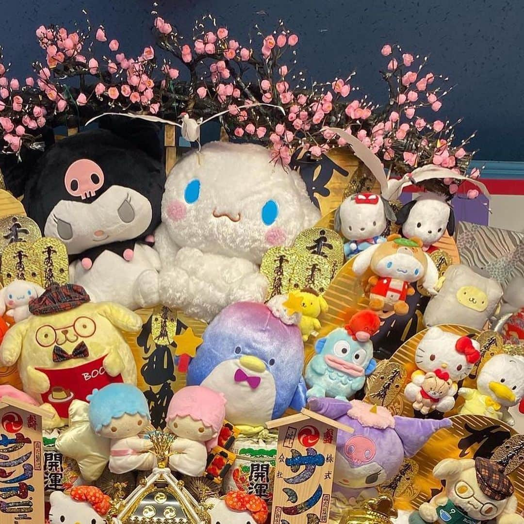 寺田蘭世さんのインスタグラム写真 - (寺田蘭世Instagram)「@sanrio @purolandjp 💙  皆さんの推しメンはだれですか。 いつも、ペックルのカチューシャがないから カチューシャ出たら嬉しいなと思いつつ はぴだんぶいのメンバーであるばつ丸くんを着けて ピューロランドへ。  一応、 私の人生初の推しメンはばつ丸くんです。  いつか、公式グッズとしての ペックルのカチューシャが欲しいです。 ペックルのファンの方とみんなで着けて グリーティング並んでるのを想像したら可愛すぎてにやにや。 絶対ペックル喜んでくれると思う、、、  サンリオ様にお願い届きますように ペックルのグッズ沢山出ますように、、、  推しは推せるときに推しましょう、、、  #ペックル  #ペックル推し  #サンリオ #サンリオピューロランド  #ばつ丸  #推しのいる生活　  ずっと使ってみたかったハッシュタグたちദ്ദി^._.^)」10月28日 20時20分 - terada.ranze.official