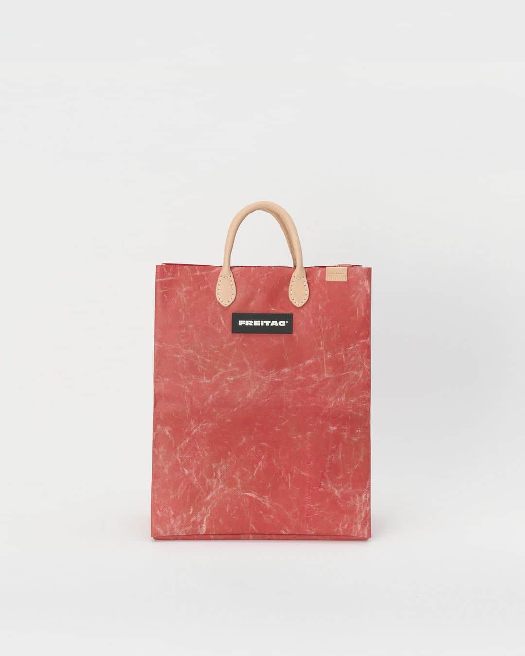 エンダースキーマさんのインスタグラム写真 - (エンダースキーマInstagram)「Hender Scheme will launch “FREITAG by Hender Scheme” at sukima official online shop on October 29th.  HS MIAMI VICE スキマ official online shop：10月29日(日) 12:00- *international shipping available  #FREITAGbyHenderScheme #henderscheme #frtg」10月28日 20時30分 - henderscheme