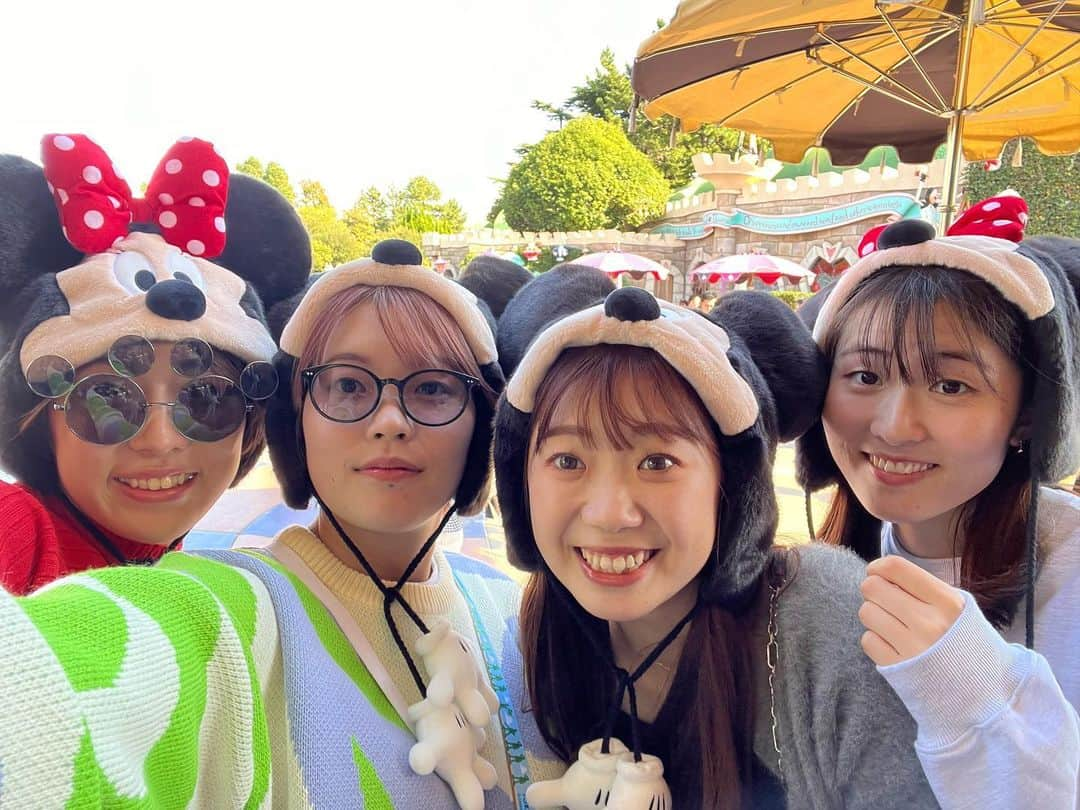 持田早智さんのインスタグラム写真 - (持田早智Instagram)「. ✨🐭🏰✨ DisneyLand ✨👭👭✨」10月28日 20時28分 - sachi.mochi0719