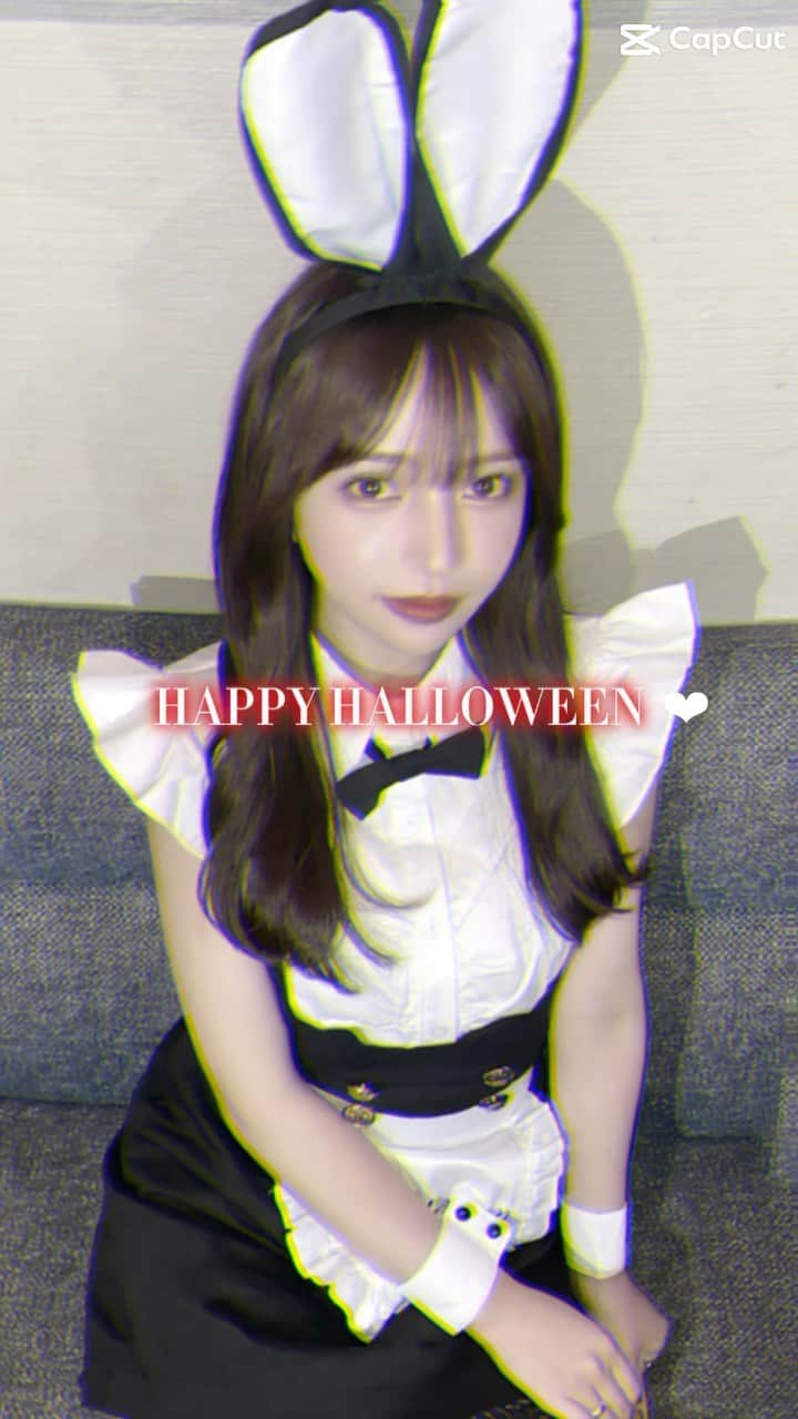 平尾優美花（ゆみちぃ）のインスタグラム：「CapCutの【ハロウィンにおすすめ】っていう、テンプレートを使って動画を作ってみたよ🎃🍭  まだダウンロードした事ない方は、ハイライトにリンク載せたので是非ダウンロードしてみて👻💕  #CapCut #CapCutJP2023 #CapCut魔法の夜 #本気のハロウィンコス #ハロウィンにおすすめ #PR」