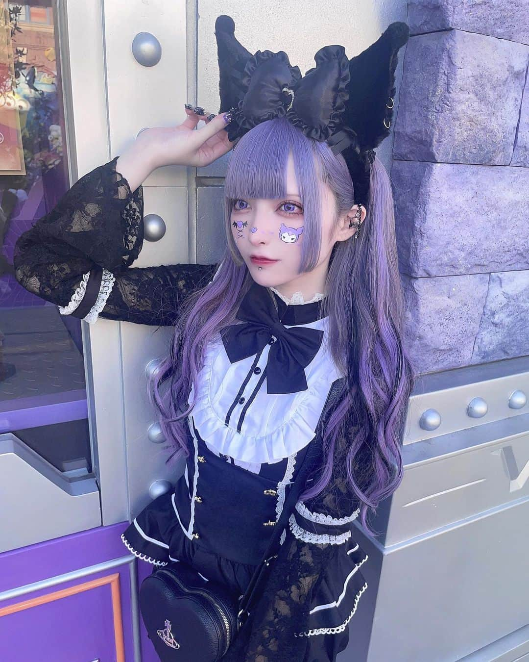 黒魅ららのインスタグラム：「ハロウィンがいちばんすき。  #ユニバ #usj #usjハロウィン #クロミ #世界クロミ化計画」