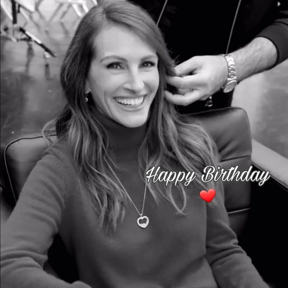 ジュリア・ロバーツ（ファンアカウント）のインスタグラム：「ILY @juliaroberts 🎈🎂 #56 #JuliaRoberts #HappyBirthday」