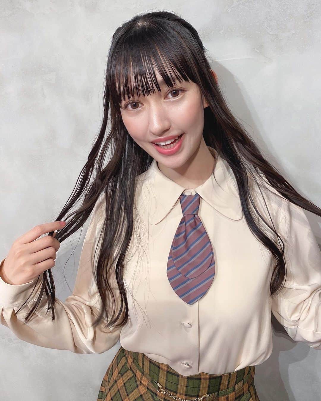 村星りじゅ（ukka）さんのインスタグラム写真 - (村星りじゅ（ukka）Instagram)「＊ 文学系のコーディネートです📖 ⁡ #ukka#村星りじゅ」10月28日 20時46分 - riju_murahoshi