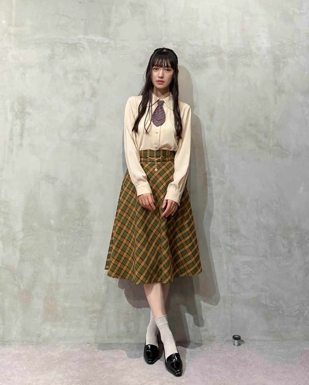 村星りじゅ（ukka）さんのインスタグラム写真 - (村星りじゅ（ukka）Instagram)「＊ 文学系のコーディネートです📖 ⁡ #ukka#村星りじゅ」10月28日 20時46分 - riju_murahoshi