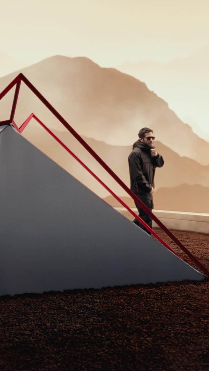 のインスタグラム：「In the Prada Linea Rossa Eyewear campaign, Jake Gyllenhaal traverses contrasting realities, city life in the extreme outdoors. Discover more via link in bio.  Photography Norbert Schoerner #PradaLineaRossa #PradaEyewear #Prada」