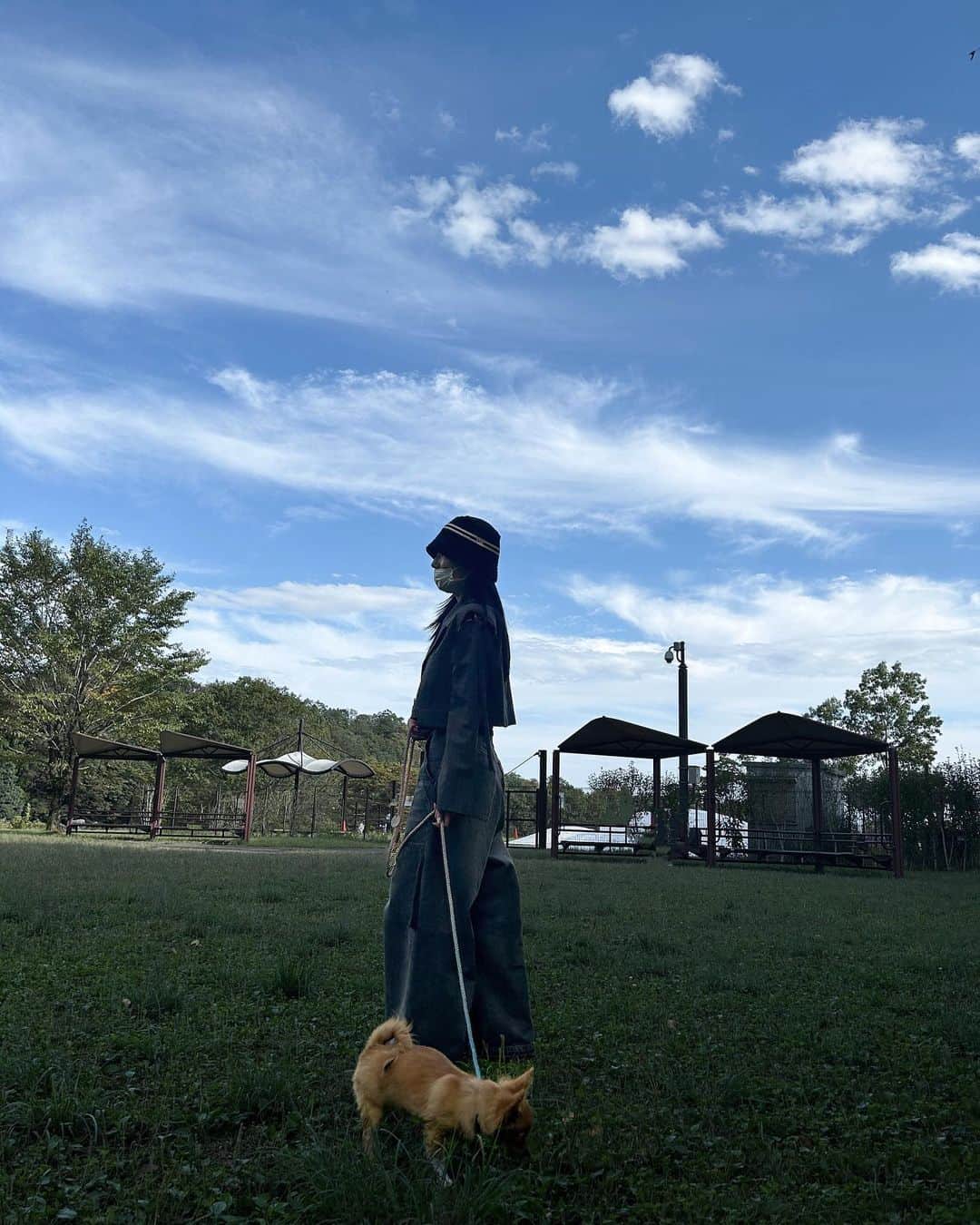前沢海友さんのインスタグラム写真 - (前沢海友Instagram)「🍂🌱⛰️ ㅤㅤㅤㅤㅤㅤㅤㅤㅤㅤㅤㅤㅤ 最近実家に帰ったら皆でお散歩が日課 本当癒されて浄化される〜 ㅤㅤㅤㅤㅤㅤㅤㅤㅤㅤㅤㅤㅤ こんな自然に囲まれてる場所が地元は幸せ者 😩🌱  ㅤㅤㅤㅤㅤㅤㅤㅤㅤㅤㅤㅤㅤ #nature #sky #mountain #fashion #coodinate #newpost #fyp #l4l #自然 #癒しの時間 #コーディネート #私服」10月28日 20時55分 - maezawamiyu