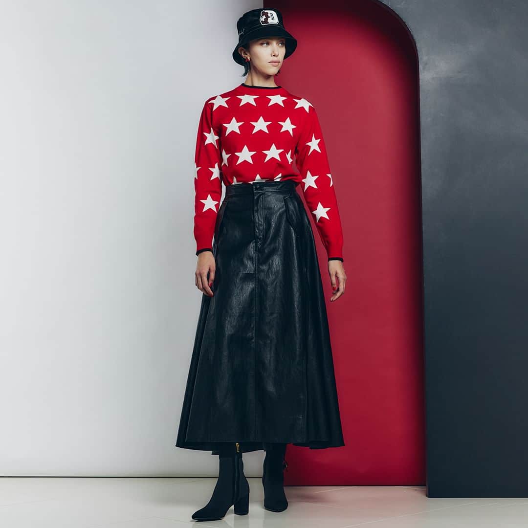 Double Standard Clothingのインスタグラム：「. NEW ARRIVAL 2023 WINTER COLLECTION  [TOPS] DSC / SNOWYスターモチーフニット price. 35,200円(税込) color. レッド / ブラック size. 36 / 38  [BOTTOMS] DSC / フェイクレザーフレアスカート price. 41,800円(税込) color. オフ / ブラック size. 36 / 38  ------------------------------------------ #doublestandardclothing #tokyo #DSC #sov #nightstore #fashion #ootd #2023winter」
